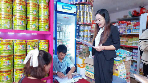 Huyện Tuy Đức: Triển khai tháng cao điểm kiểm tra đấu tranh ngăn chặn, đẩy lùi tình trạng buôn bán, gian lận thương mại, hàng giả về hoạt động buôn bán, sản xuất, kinh doanh sản phẩm thực phẩm thuộc ngành Y tế.